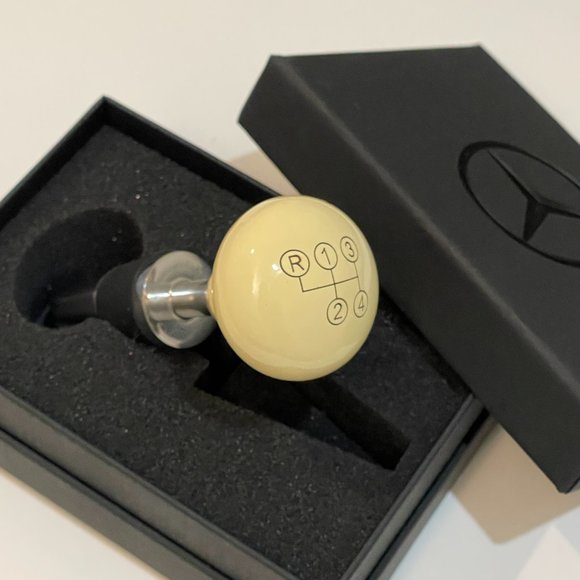 New Mercedes-Benz Classic Wine Stopper - Picture 4 of 6